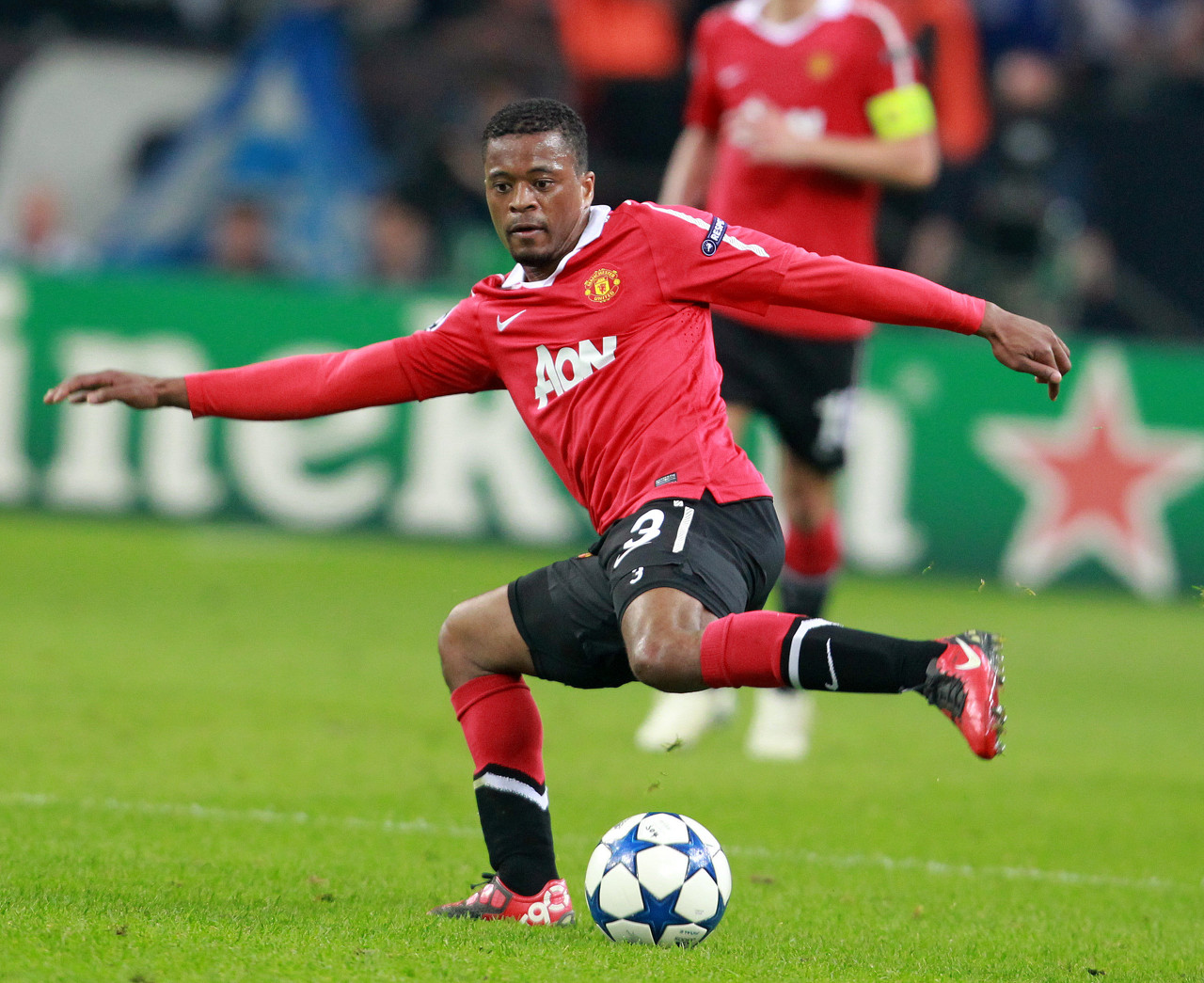 巴克利：詹姆斯恃强凌弱让我反感！美媒：“美国杨毅”会不会影响湖人队季后赛？.